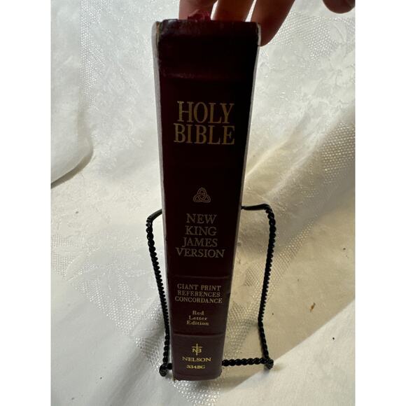 New King James Version Bible Giant Print Edition Leather. Nelson. *Read - Picture 2 of 8
